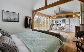 Stunning Cabin With Incredible Views Near Goodwood